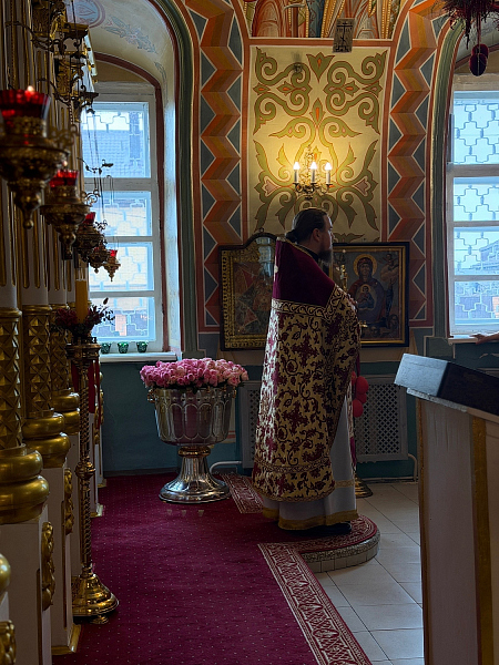 Неделя третья по Пасхе жён‑мироносиц