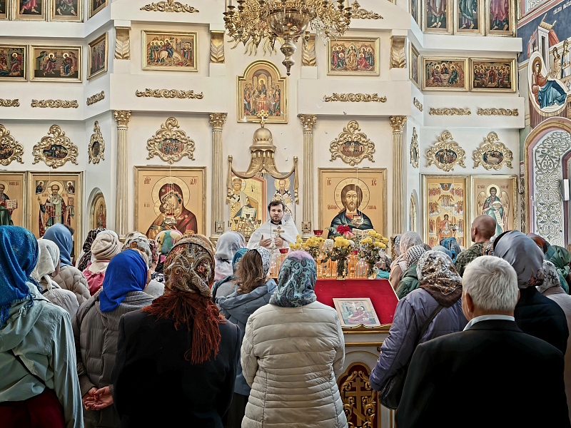 В храме Архангела Михаила прошло богослужение в праздник Рождества Богородицы